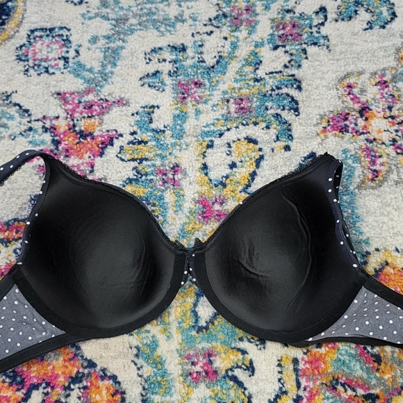 Victoria's Secret Body by Victoria full coverage - Picture 3 of 6